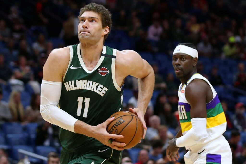 Brook Lopez Milwaukee Bucks Number 11 basketball action green jersey HD wallpaper athleticism