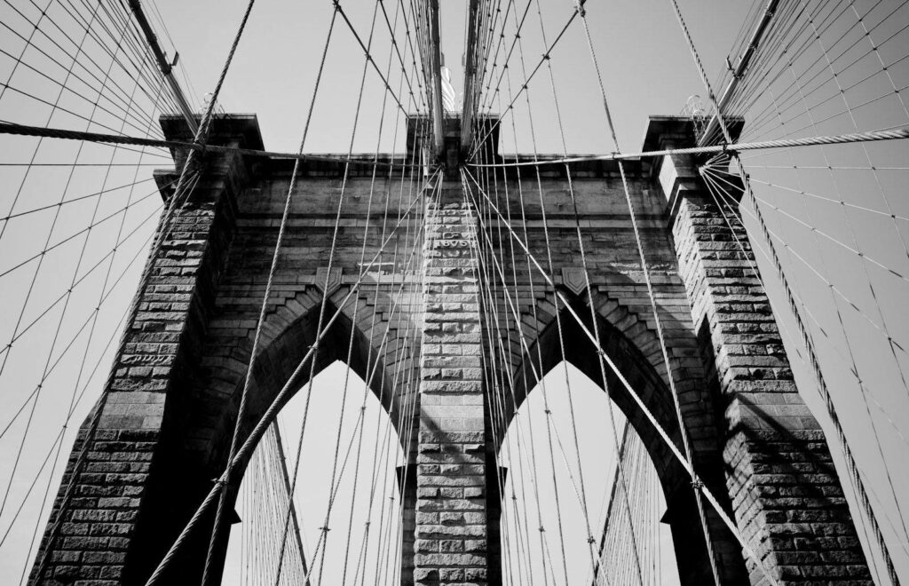 Brooklyn Bridge Black-and-White Wallpaper: Iconic NYC Architecture