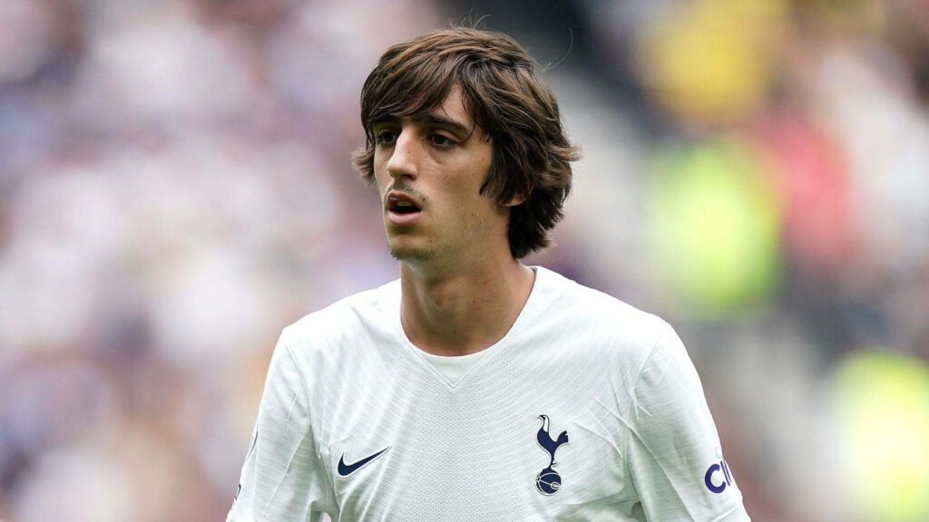 Bryan Gil Tottenham Hotspur player with long hair focused expression high definition football wallpaper