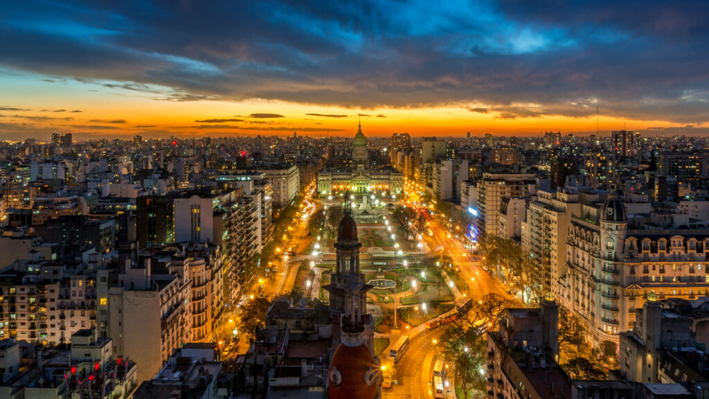 Dreamy Buenos Aires: A Romantic Dusk Cityscape Wallpaper