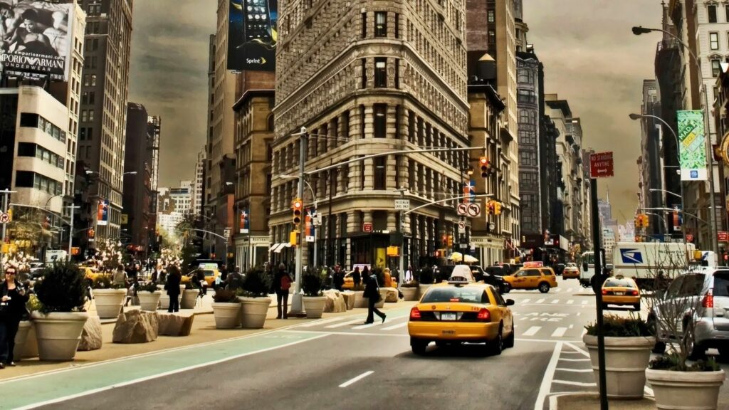 Manhattan Urban Landscape Wallpaper: Busy Streets, Yellow Taxis & Skyscrapers