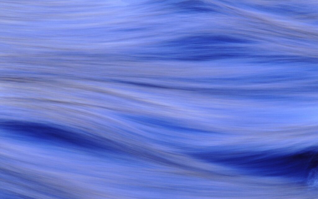 Calming Blue Wavy Pattern Wallpaper - Soothing Background 2560x1600