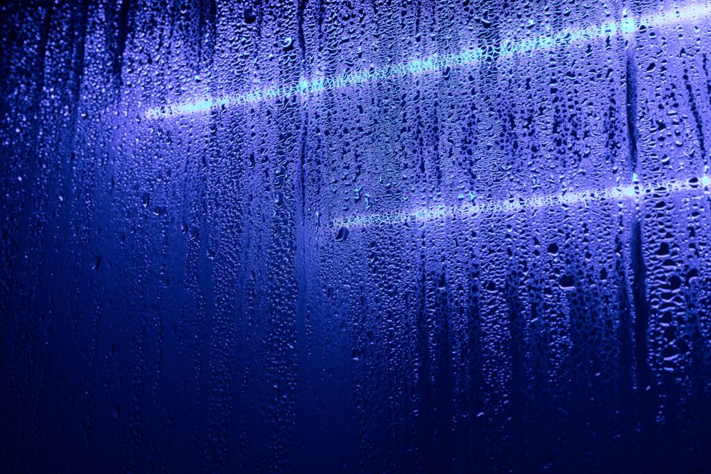 Calming Purple & Blue Moisture Droplets Wallpaper Background