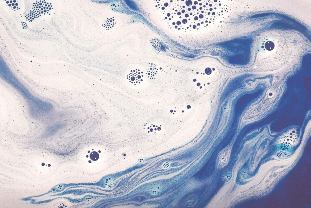 Calming Soapy Tub Wallpaper: Blue & White Abstract Bubble Design