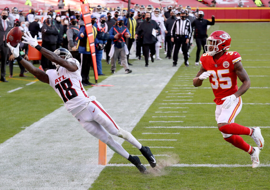 Calvin Ridley makes dramatic sideline catch in Atlanta Falcons uniform vs Kansas City Chiefs Wallpaper