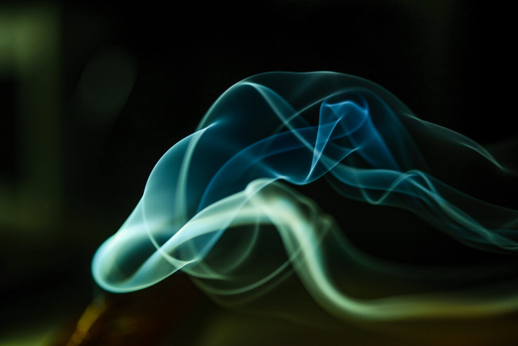 Captivating Abstract Smoke Wallpaper on Deep Black Background - 6016x4016