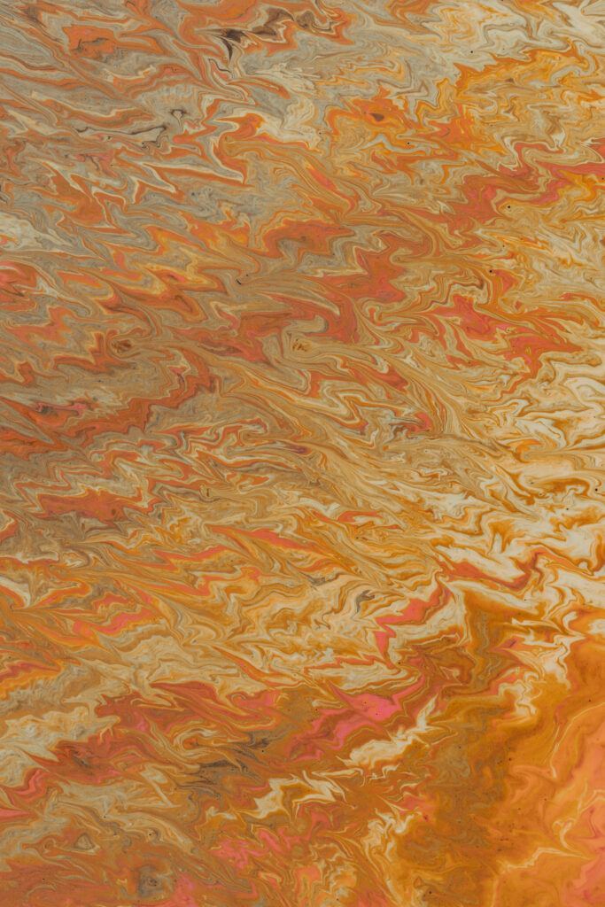 Captivating Abstract Wallpaper: Warm Wavy Patterns & Organic Textures