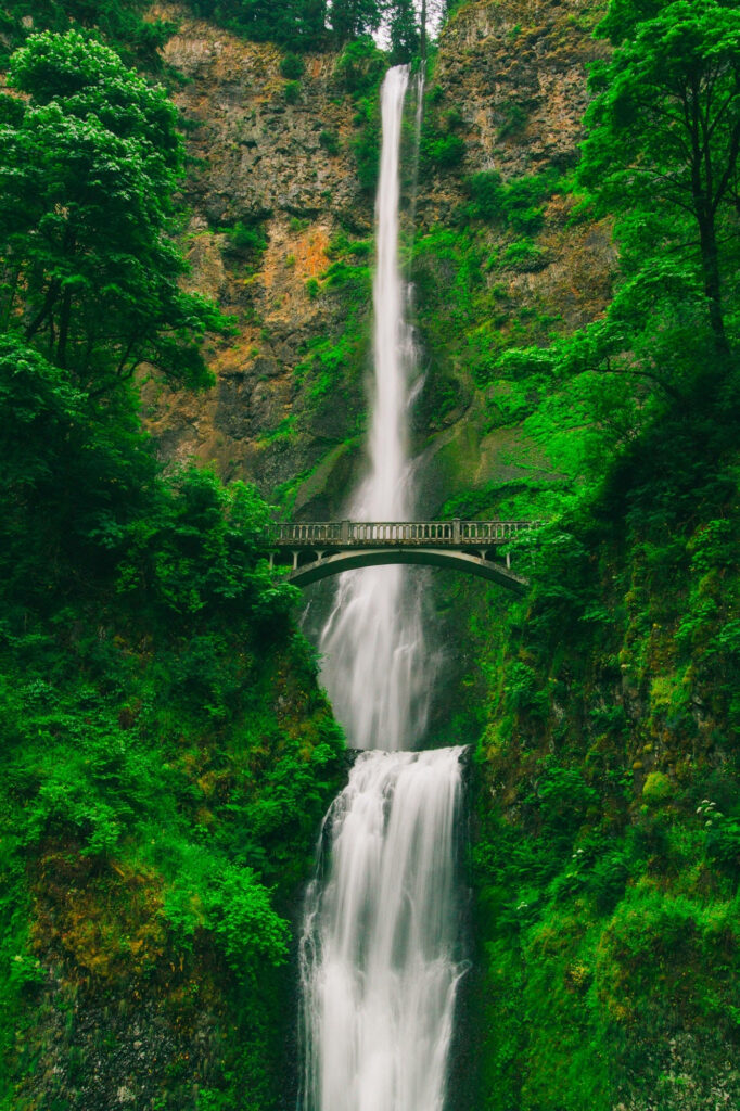 Cascading Beauty: Multnomah Falls in Oregon, USA - Captured for the Coolest iPhone Background Wallpaper