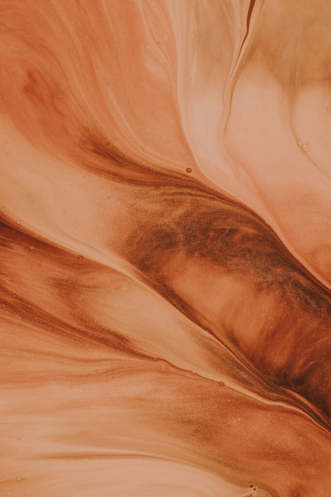 Elegant Brown Abstract Wallpaper: Fluid Patterns & Earthy Tones