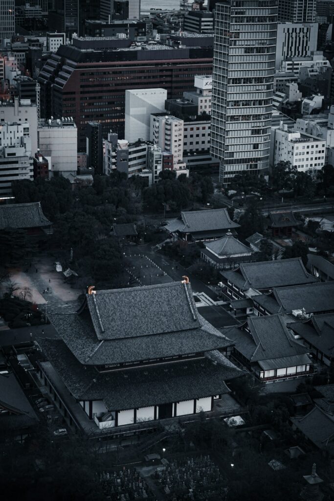 Serene Chinese Architecture Wallpaper: Tradition Meets Modern Cityscape