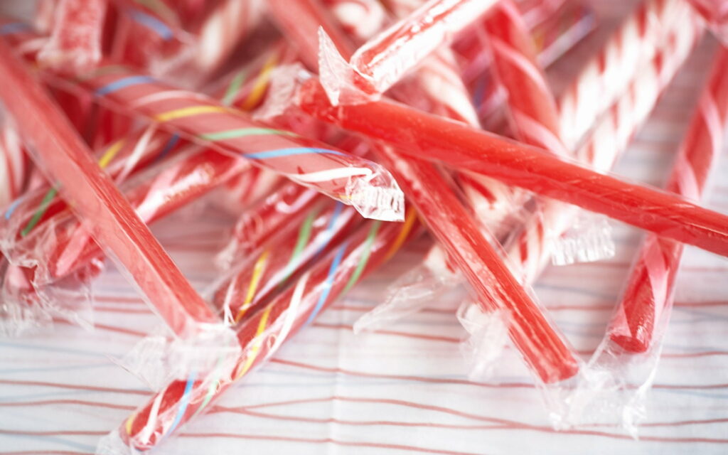 Festive Temptations: Indulge in the Delights of a Christmas Candy Wonderland! Wallpaper