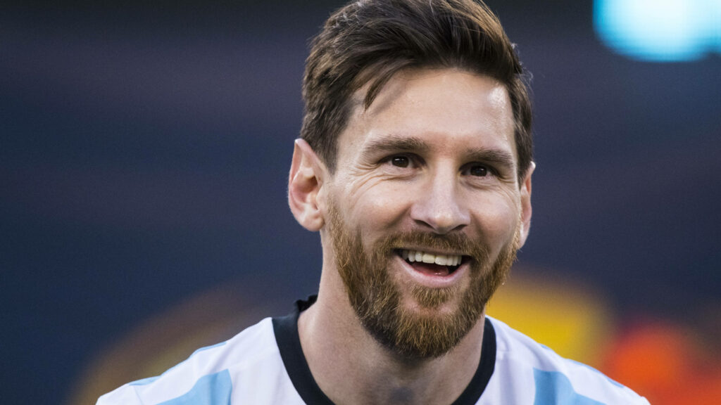 Spectacular 4K Ultra HD Portrait: Lionel Messi's Radiant Smile in Captivating Off-Frame Moment Wallpaper