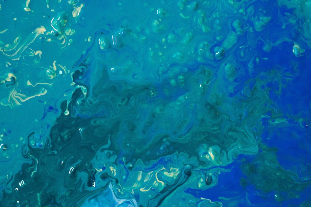 Captivating Fluid Art Wallpaper: Dynamic Blue Swirls & Patterns