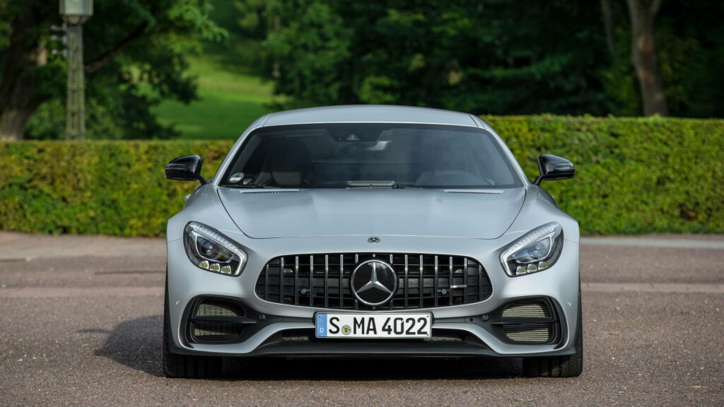 Captivating Visuals: Mesmerizing Gray Mercedes-AMG in 4K Brilliance Wallpaper