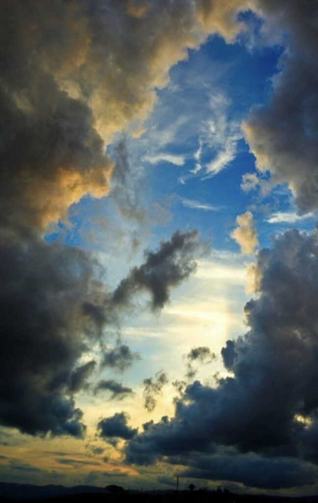 Dramatic Cloud Wallpaper: Vibrant Blue Sky HD Background