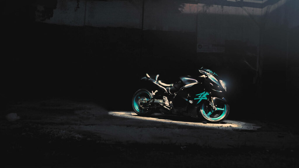Stunning Hayabusa Racing Bike Wallpaper: Dark & Glowing Accents