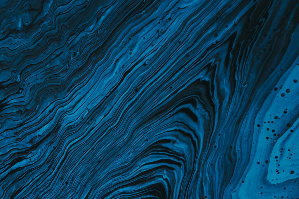 Captivating Navy Blue Fluid Art: Abstract Water Waves in an Amazing Wallpaper