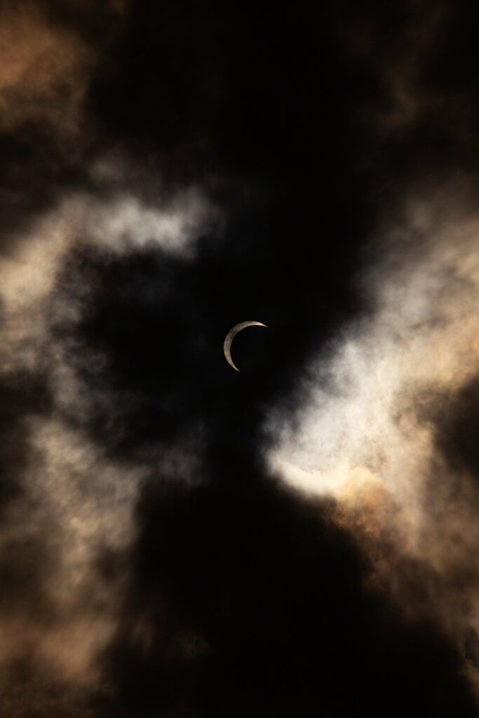 Crescent Moon & Swirling Clouds HD Night Sky Wallpaper Background