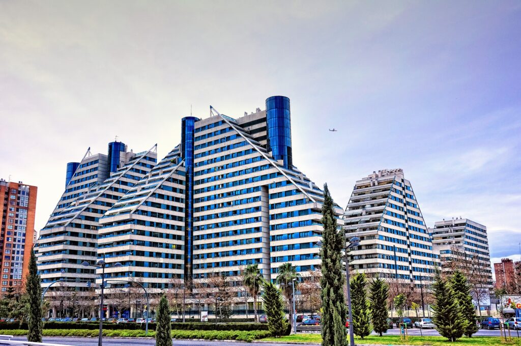 Stunning Valencia Cityscape Wallpaper: Modern Triangular Designs