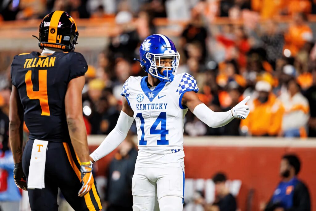 Carrington Valentine Kentucky football player on field during intense Kentucky vs Tennessee game wallpaper