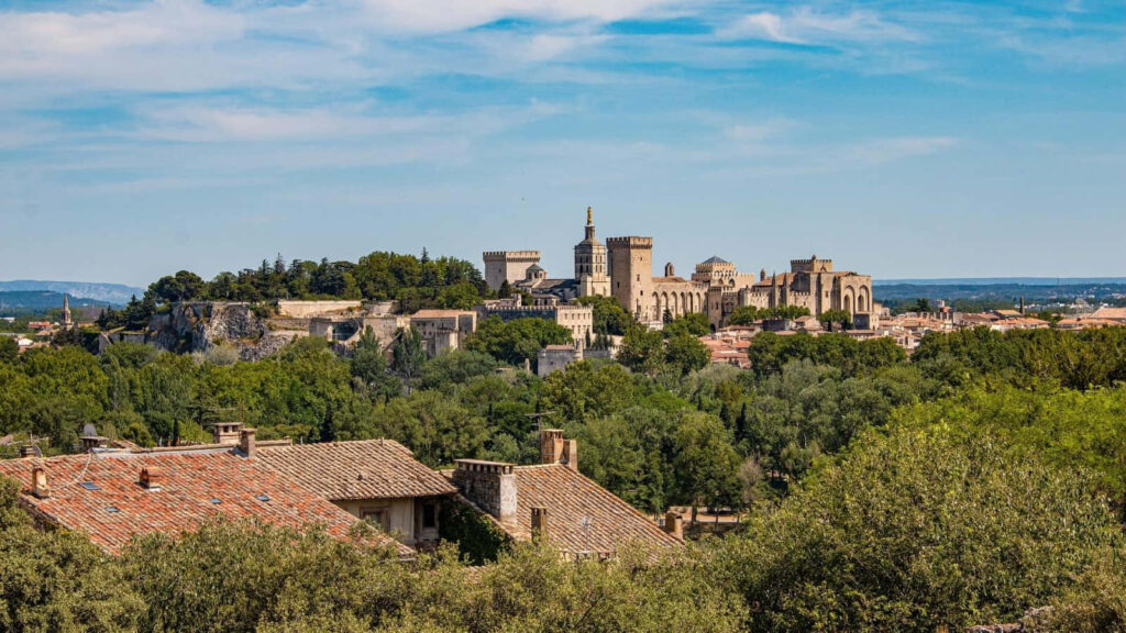 Avignon Wallpaper: Scenic Views of Historic Charm and Greenery