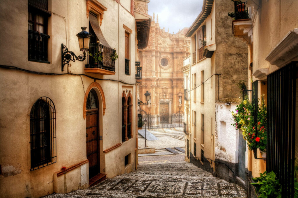 Charming Cadiz Street: Traditional Architecture & Historic Views Wallpaper