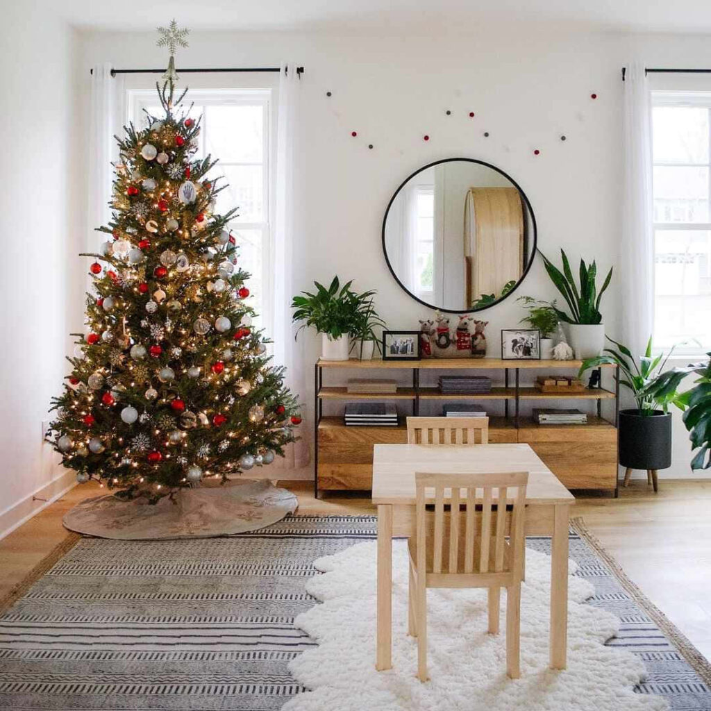 Charming Christmas Tree Wallpaper for a Cozy, Modern Room Decor