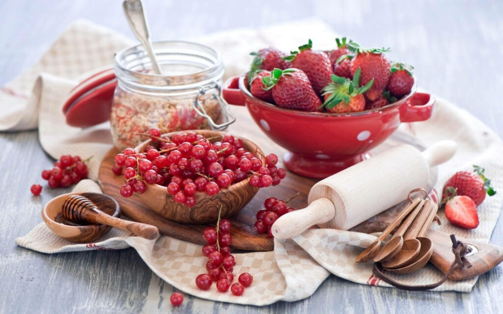 Charming Dessert Wallpaper: Red Currants, Strawberries & Rustic Decor
