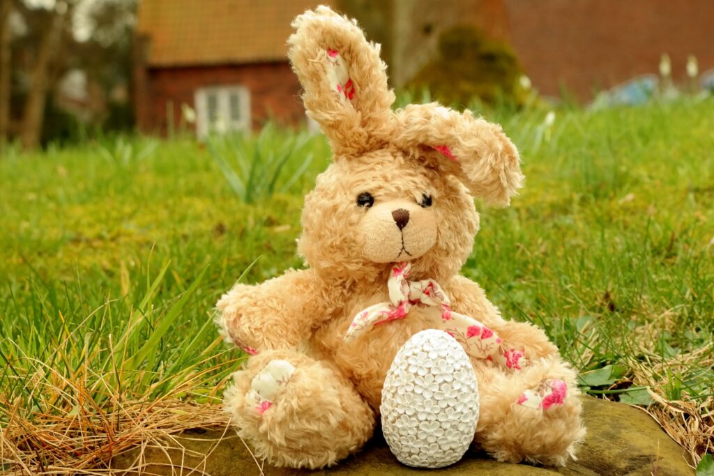 Charming Floral Bunny and Easter Egg Wallpaper Background
