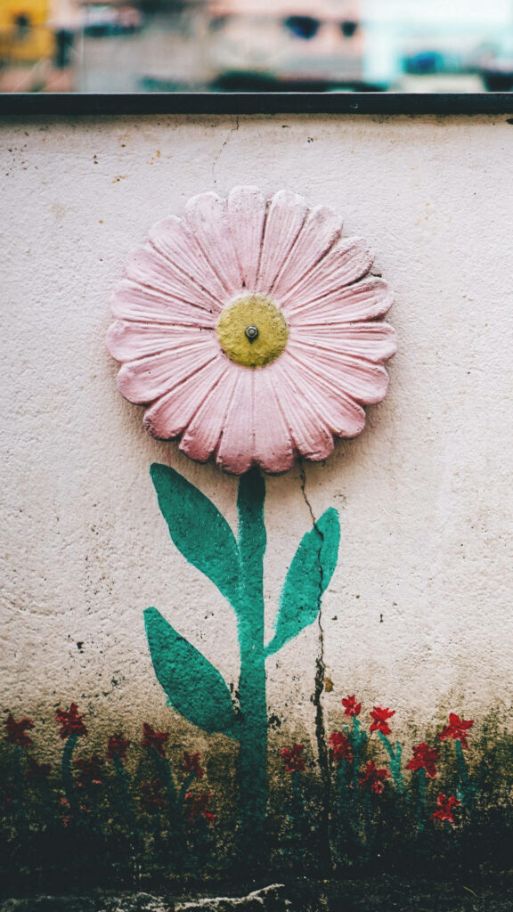 Charming Pink Daisy Wallpaper: Vibrant Floral Art for Your Walls