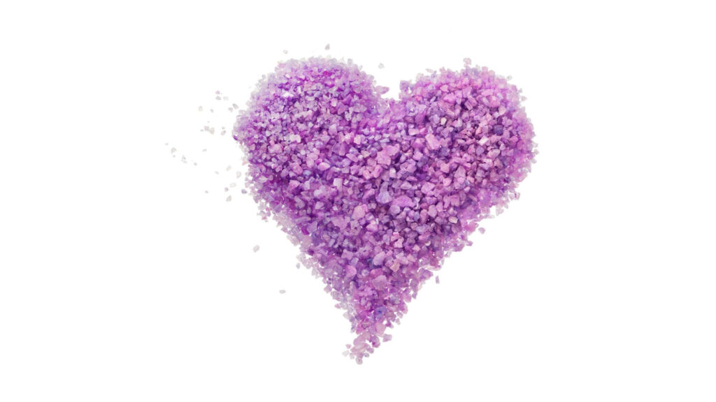 Charming Purple Flower Heart Arrangement - Soft Wallpaper Background