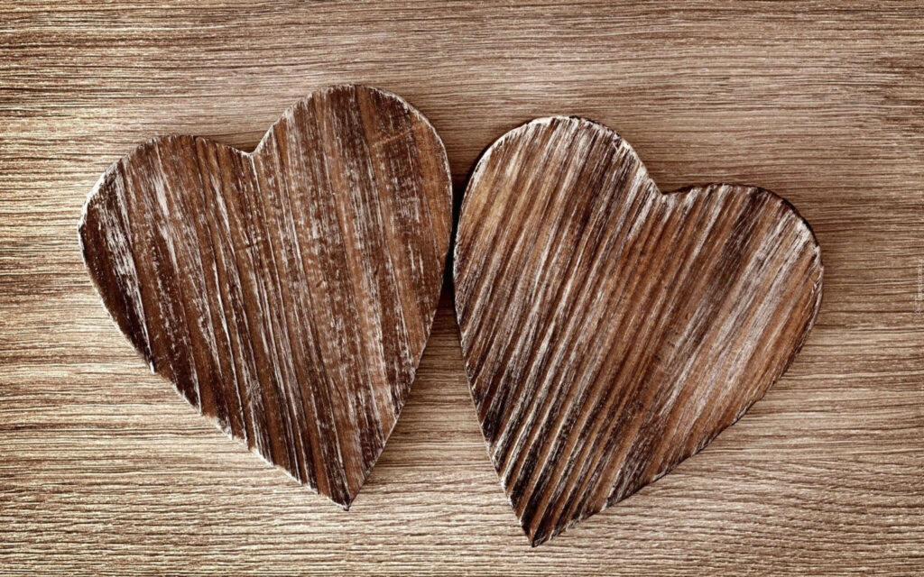 Charming Rustic Hearts Wallpaper for a Natural Valentine’s Day Theme