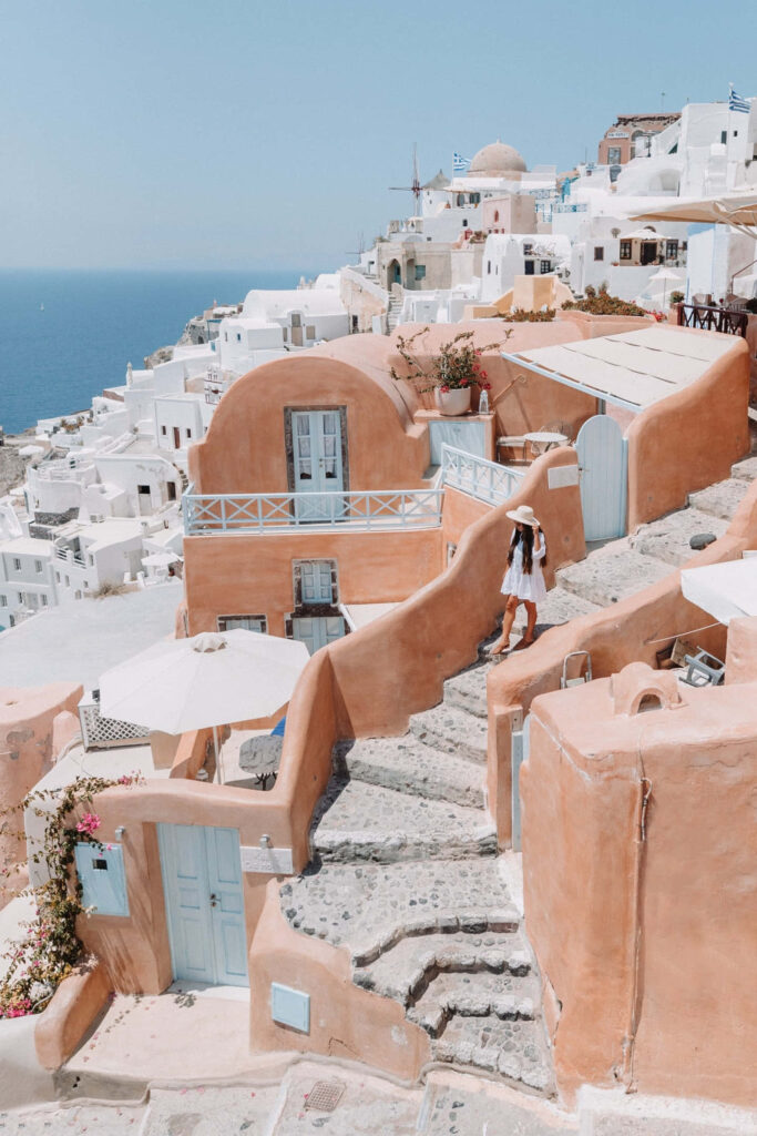 Charming Santorini Wallpaper: White-Washed Architecture & Coastal Beauty