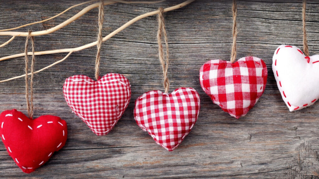 Charming Valentine's Day Wallpaper: Red & White Cloth Hearts