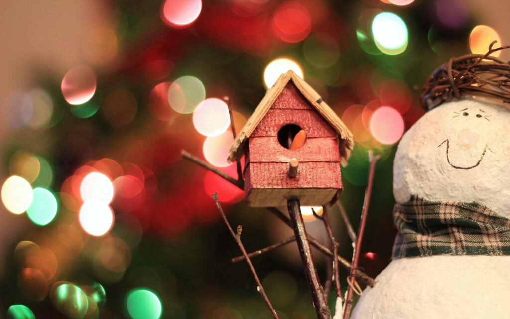 Charming Birdhouse & Snowman Wallpaper: Winter Cheer Background
