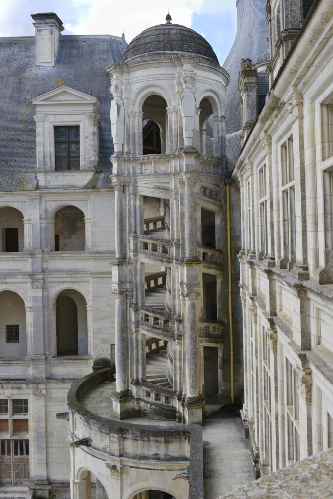 Double helix staircase at Château de Chambord Renaissance architecture Leonardo Da Vinci design Wallpaper