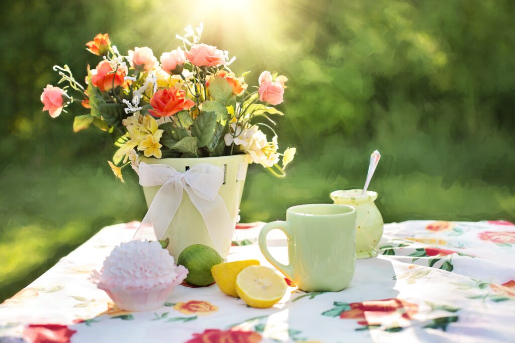 Floral Wallpaper with Cheerful Table Setting & Fresh Lime Slices
