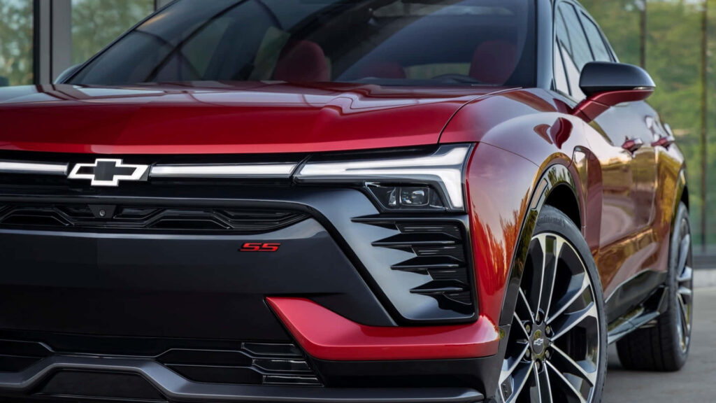 Chevrolet SS Wallpaper: Bold Red Design & Striking Performance