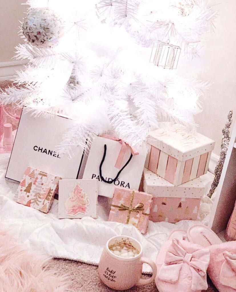 Chic Cozy Christmas Wallpaper: White Tree & Pink Gold Decor