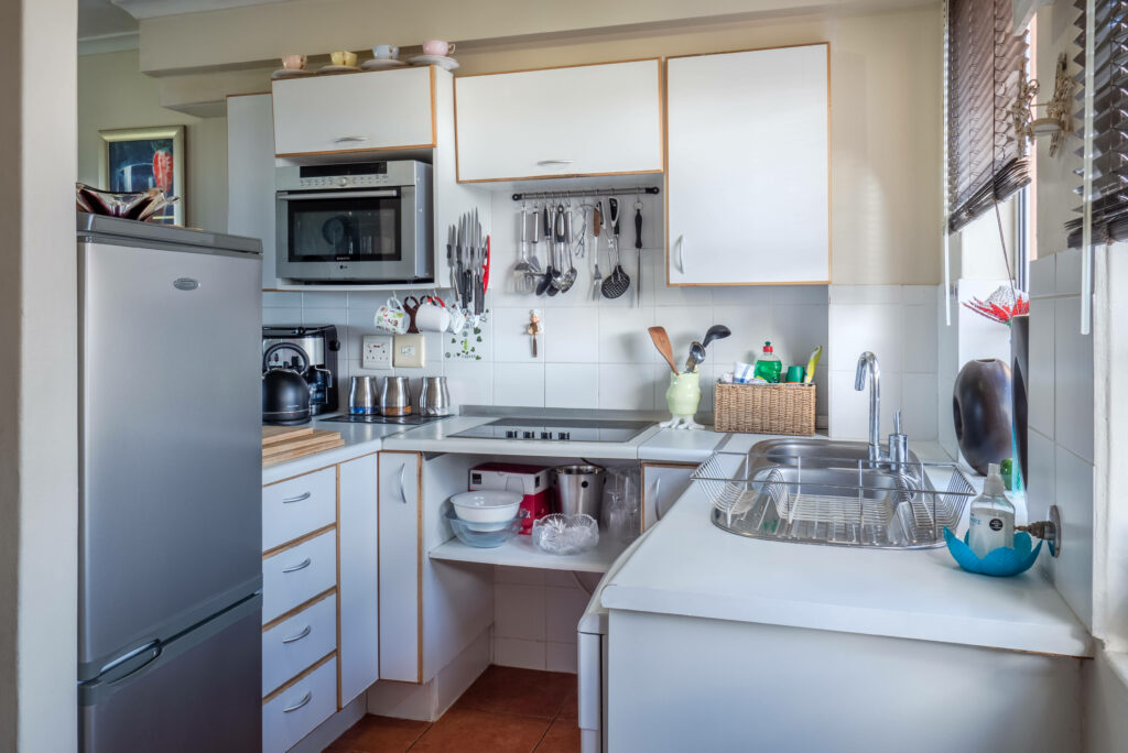 The Perfect Blend of Style and Functionality: Tiny Kitchen Wallpaper Inspiration