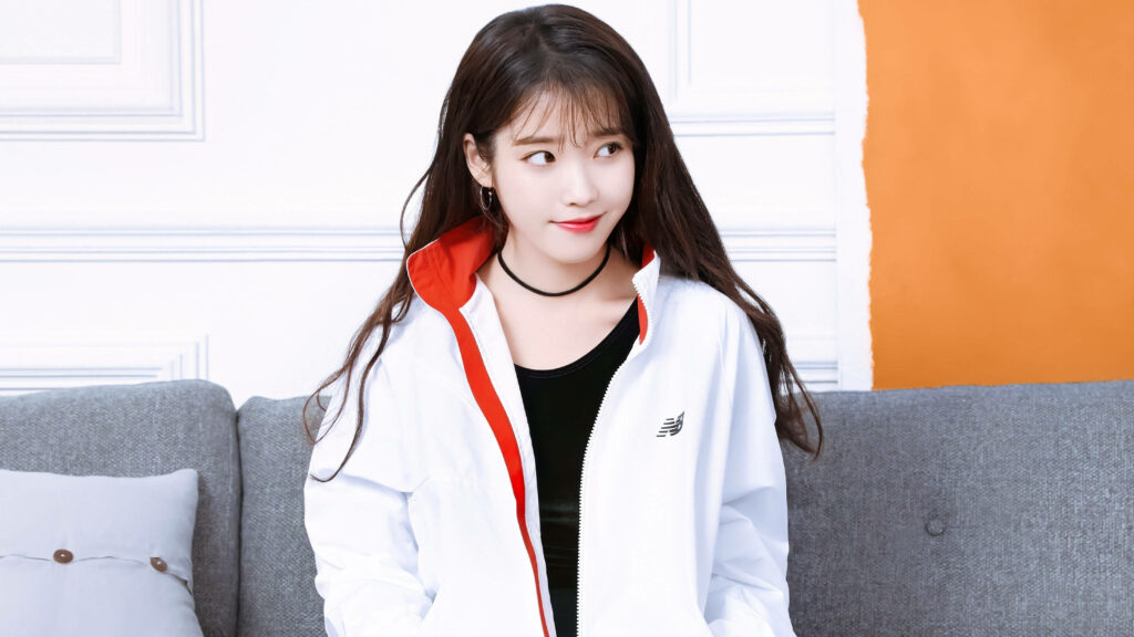 Beautifully Chic: IU's White Jacket Look Wallpaper