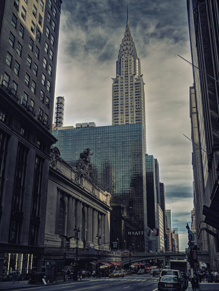 Chrysler Building Wallpaper: Iconic NYC Skyline & Urban Vibes