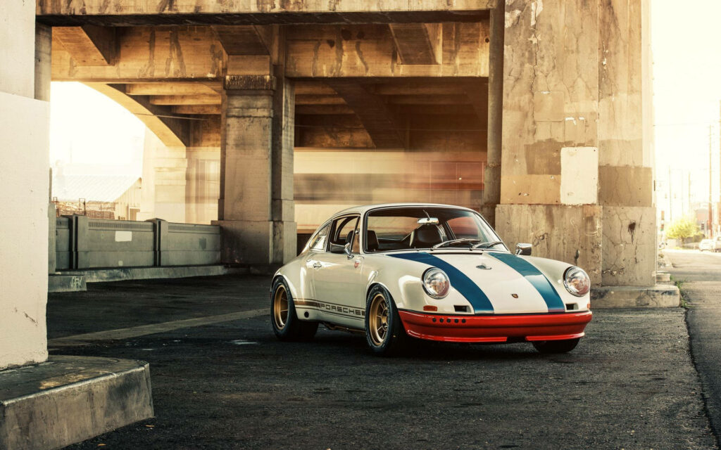 Classic Porsche 911 Wallpaper: Vintage Elegance Under Overpass