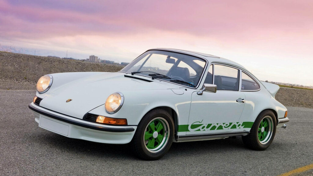 Classic Porsche 911 Wallpaper: White Body & Green Accents at Sunset