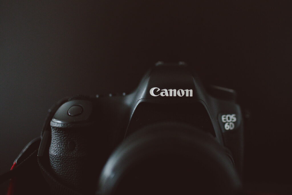 Close-up Captures: Stunning 4K Wallpaper featuring the Sleek Canon EOS 6D DSLR Camera