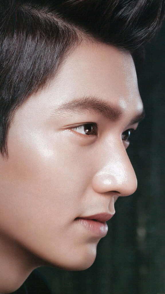 Close-Up Lee Min Ho Wallpaper: Charismatic Hallyu Actor Background