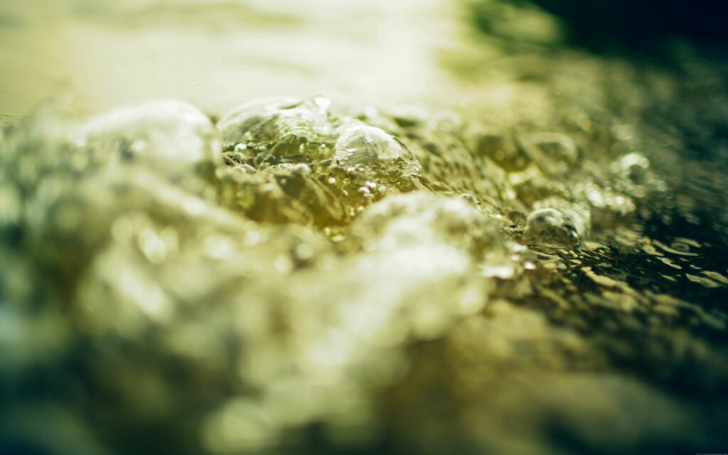 Soft Green Water Droplets & Ripples - Natural Flow Wallpaper