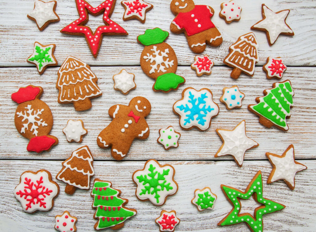 Rustic Christmas Cookie Wallpaper: Colorful Festive Shapes & Designs