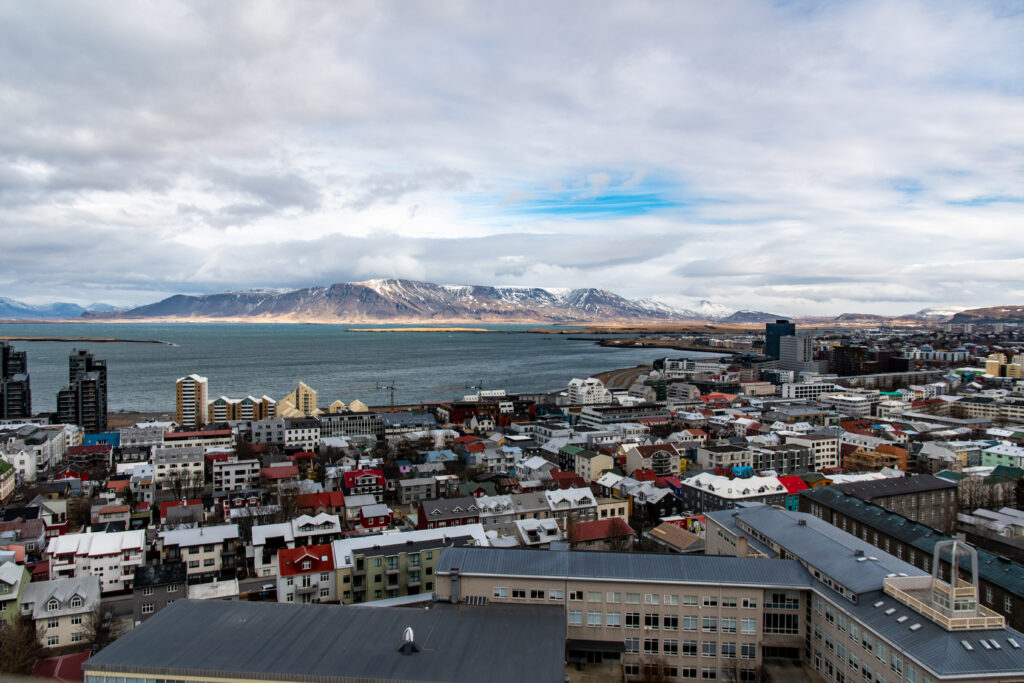 Colorful Cityscape Wallpaper: Urban Charm & Coastal Beauty
