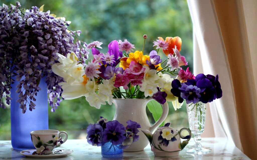 Tranquil Floral Wallpaper: Colorful Bouquet & Elegant Teacups